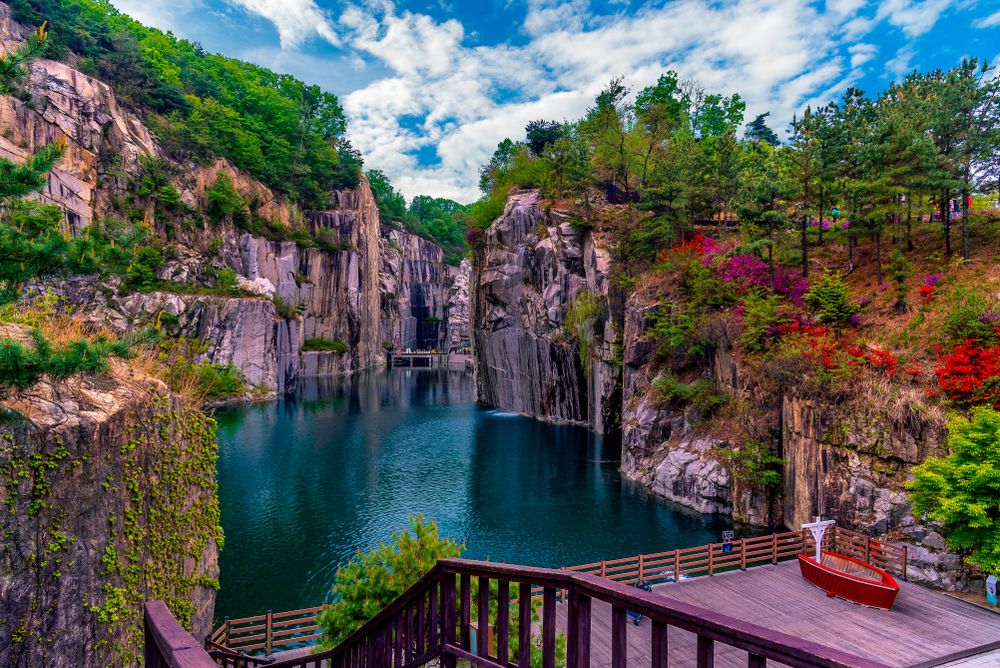 08D/06N FUN ADVENTURE OF KOREA BUSAN WITH EVERLAND & POCHEON ART VALLEY (AKO1)